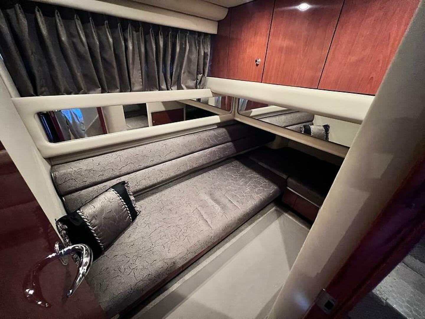 2003 Sea Ray 480 Sedan Bridge - Image 43