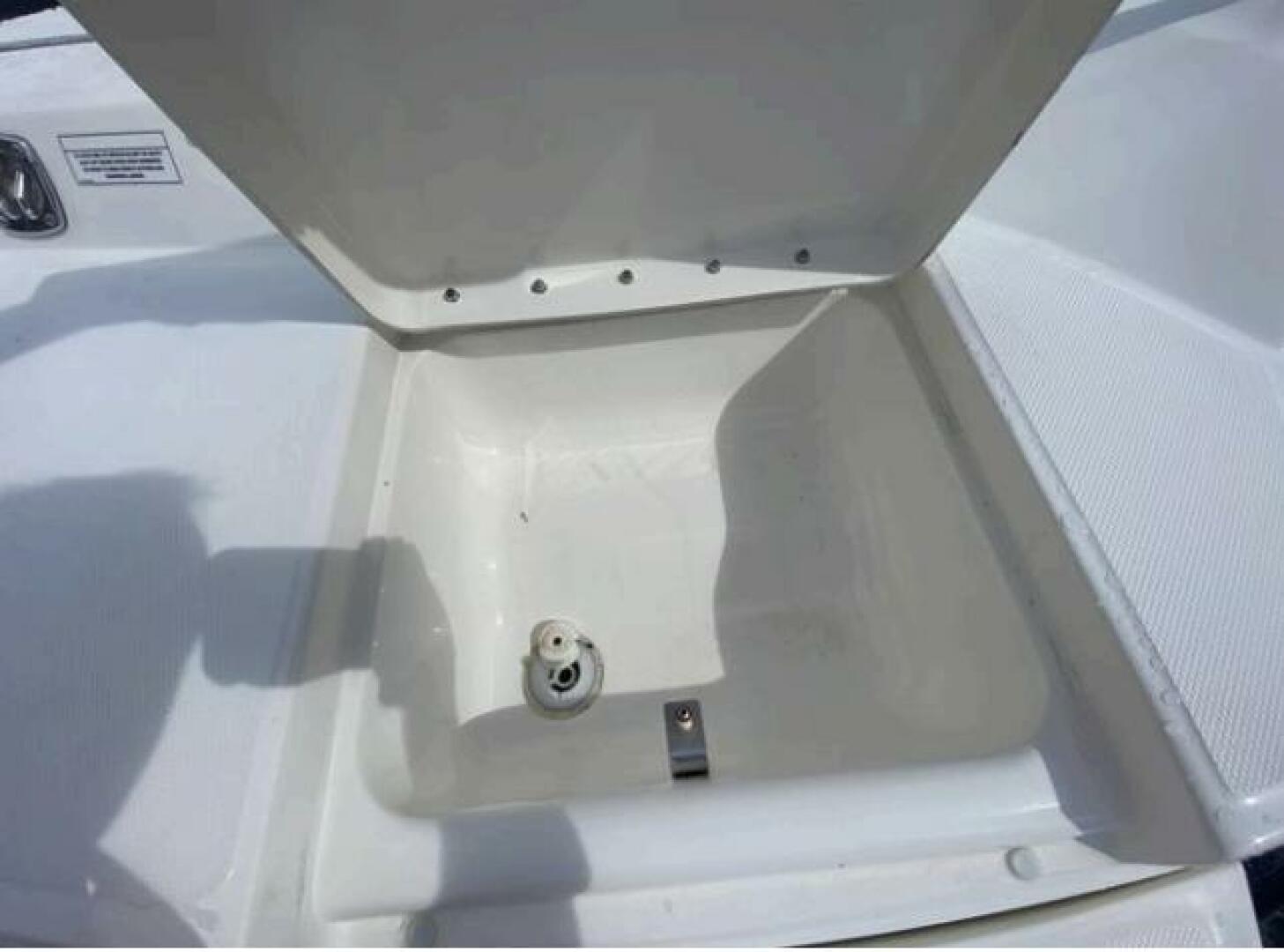 2010 Sea Ray 300 SLX - Image 4
