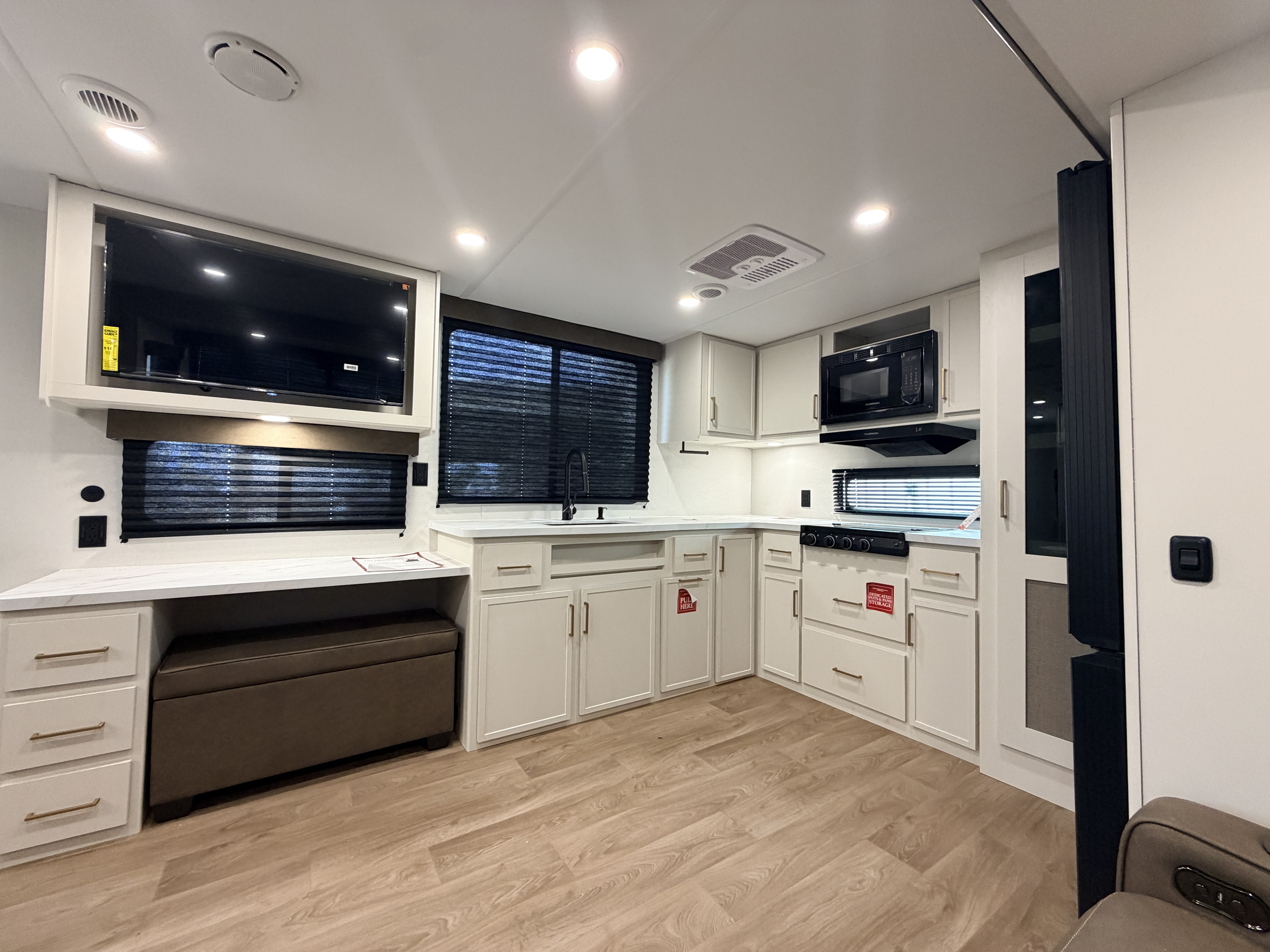 2027 Grand Design Transcend 315RKT - Image 9