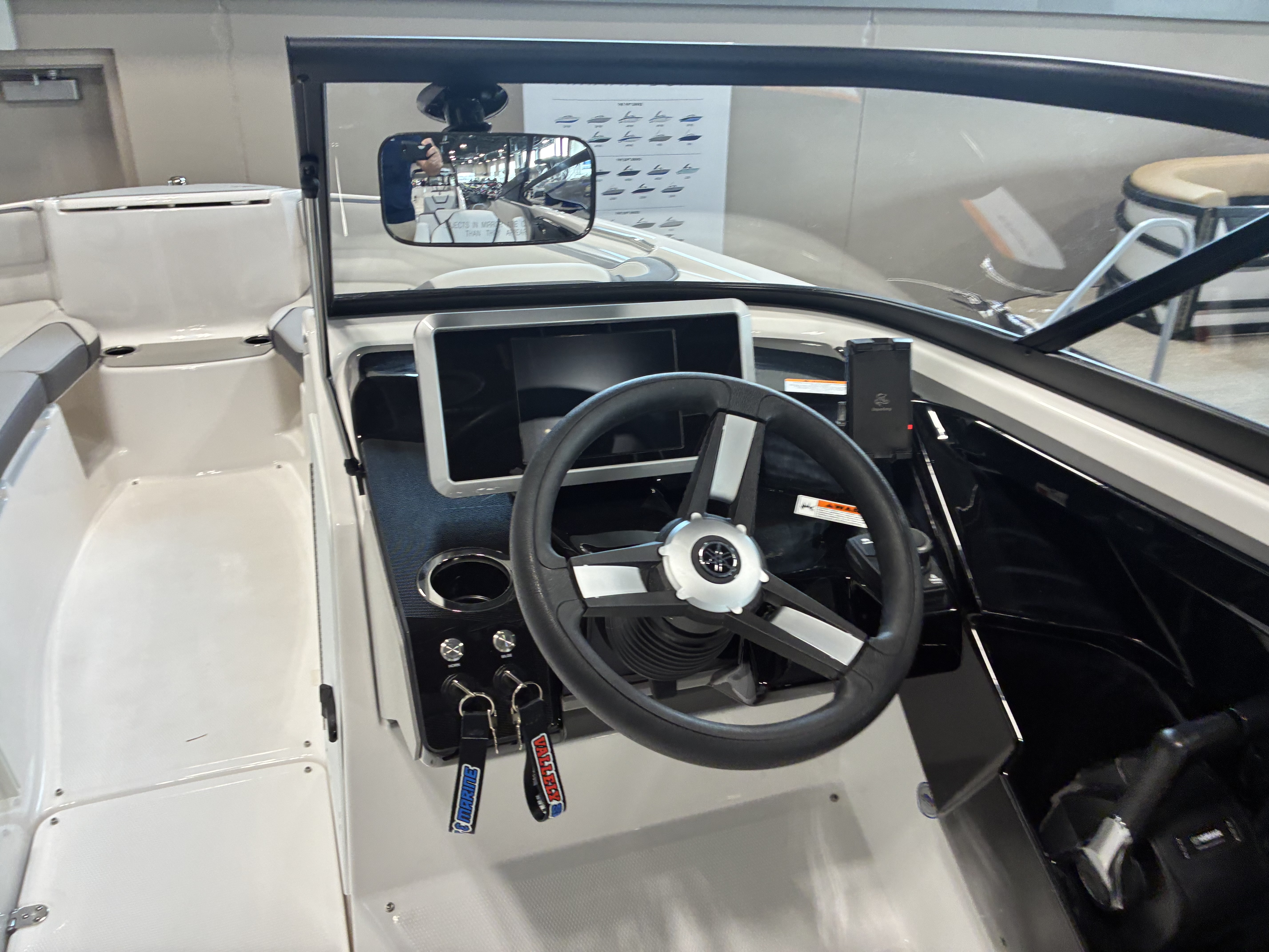 2026 Yamaha Boats AR250 - Image 3