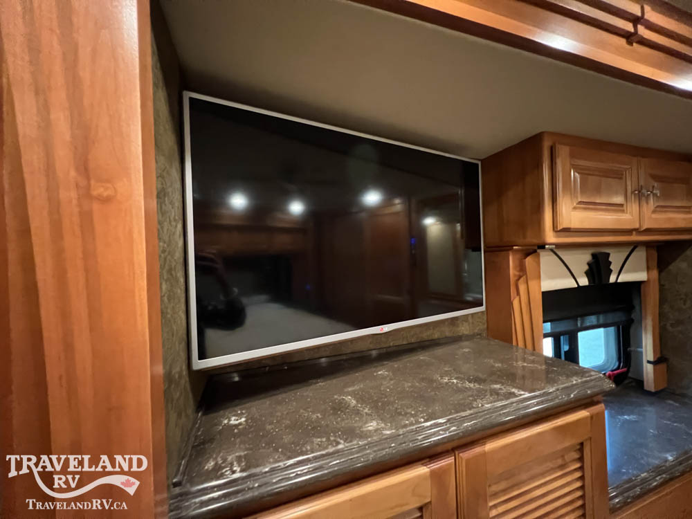 2015 Tiffin Phaeton 42 LH - Image 38