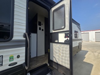 2023 KEYSTONE HIDEOUT 28RKS - Image 6