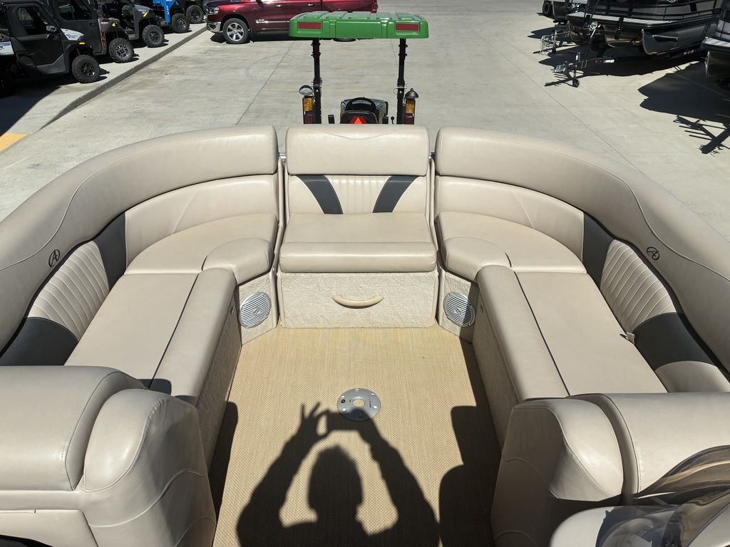 2014 Avalon C SERIES WIND JAMMER 24 - Image 11