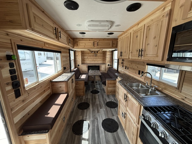 2027 ICE CASTLE RV EXTREME III 8X21 - Image 11