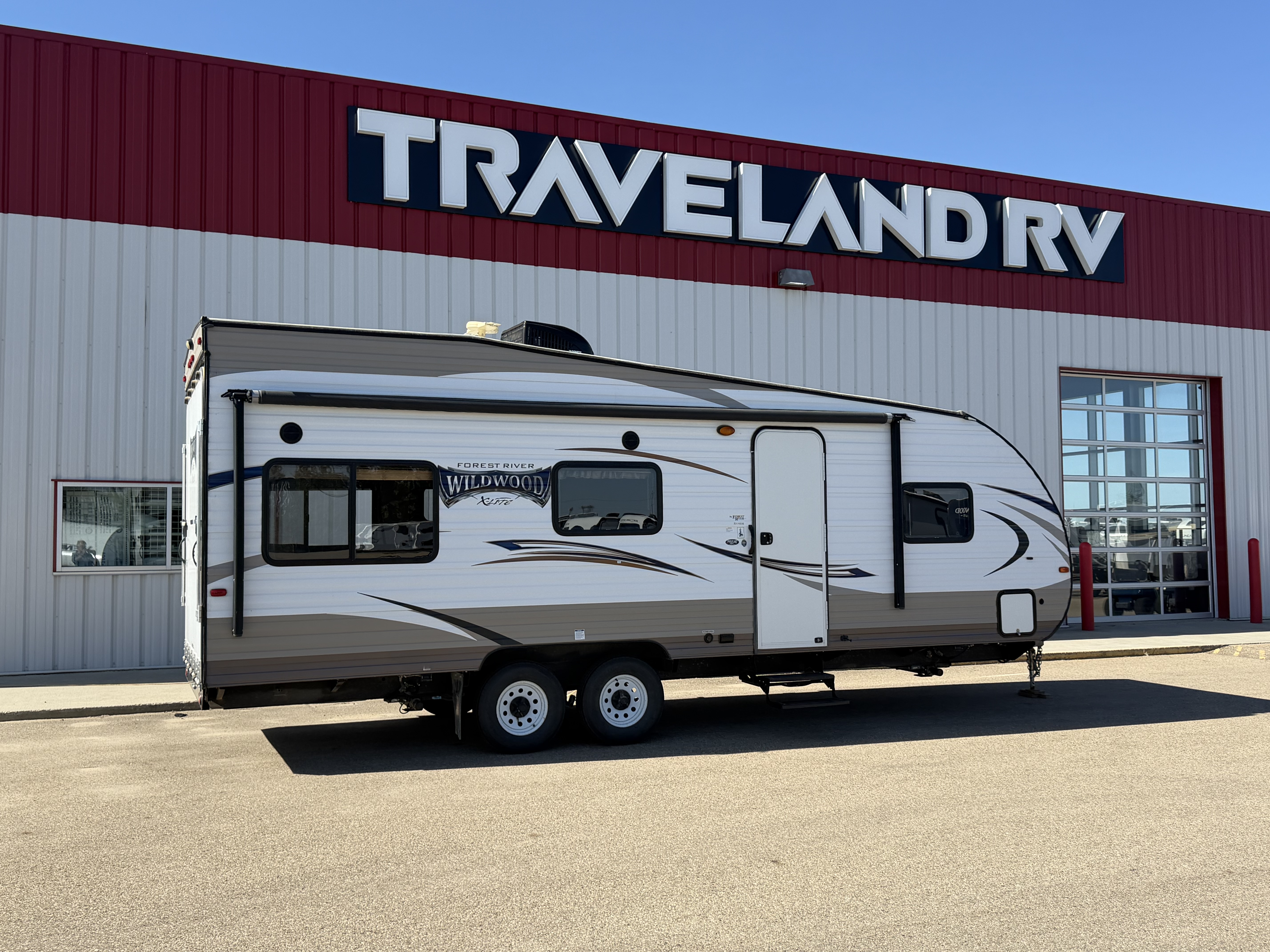 2017 Forest River Wildwood X-Lite West 211SSXL - Image 10
