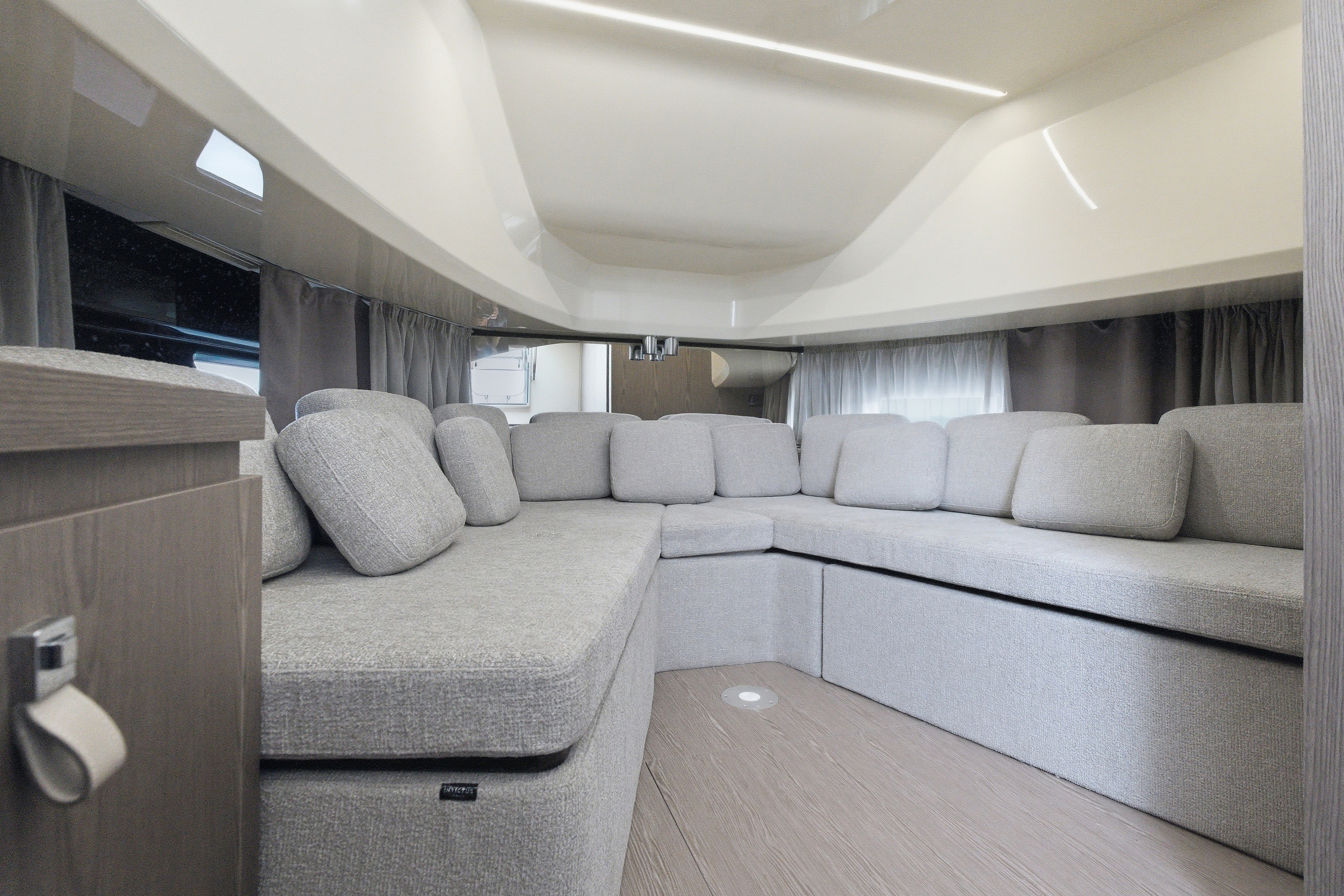 2025 Invictus TT430S - Image 80