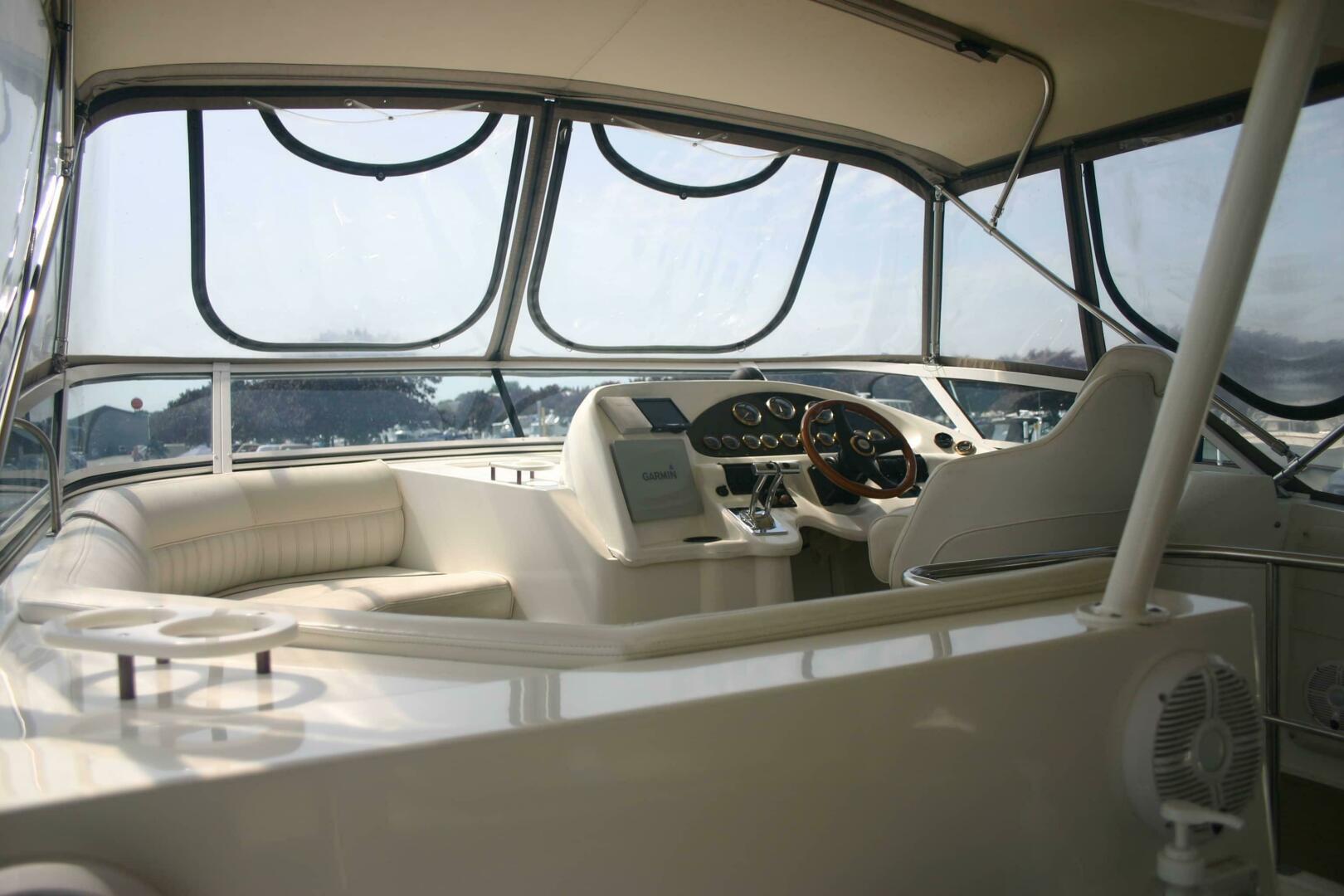 2001 Cruisers Yachts 3750 Motor Yacht - Image 19