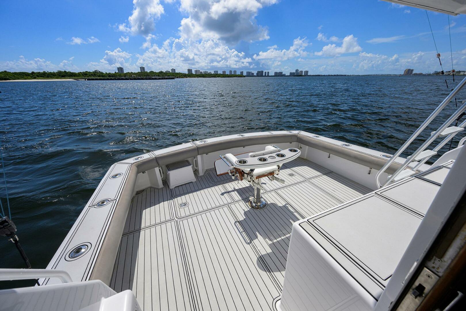 2000 Viking 50 Convertible - Image 45