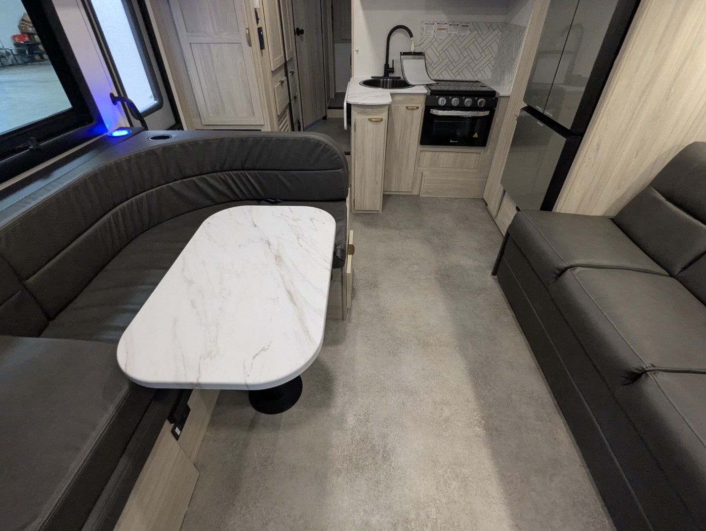 2027 Coachmen Cross Trail 26XG - Image 19