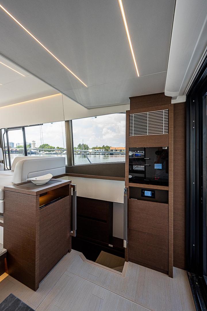 2022 Prestige 520 Fly - Image 19