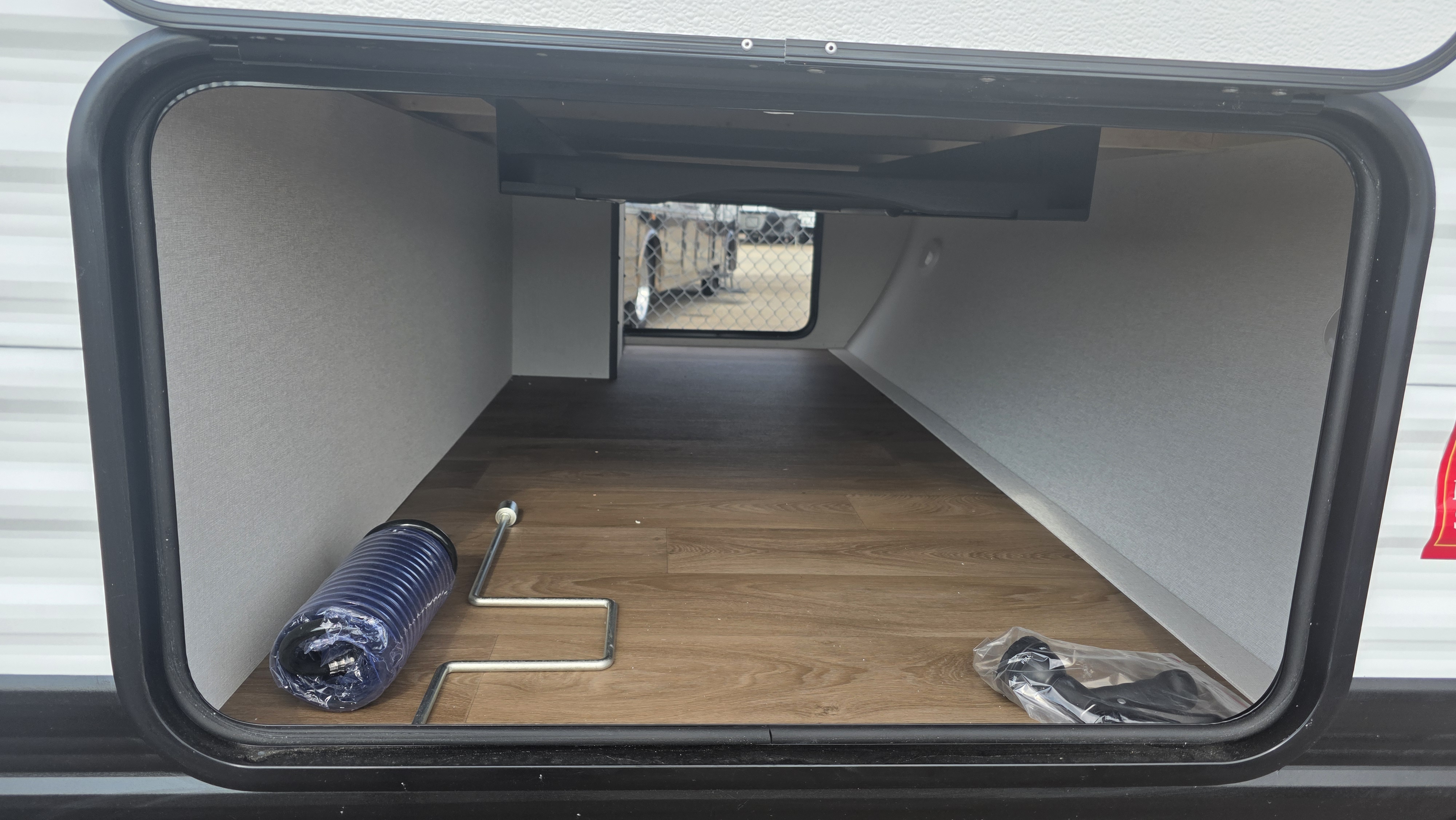 2027 GRAND DESIGN TRANSCEND 161DB - Image 6