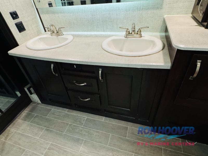 2020 PALOMINO 382FBC - Image 20
