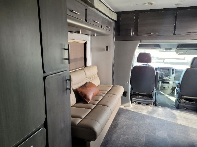 2014 Renegade Villagio 25RBS - Image 17