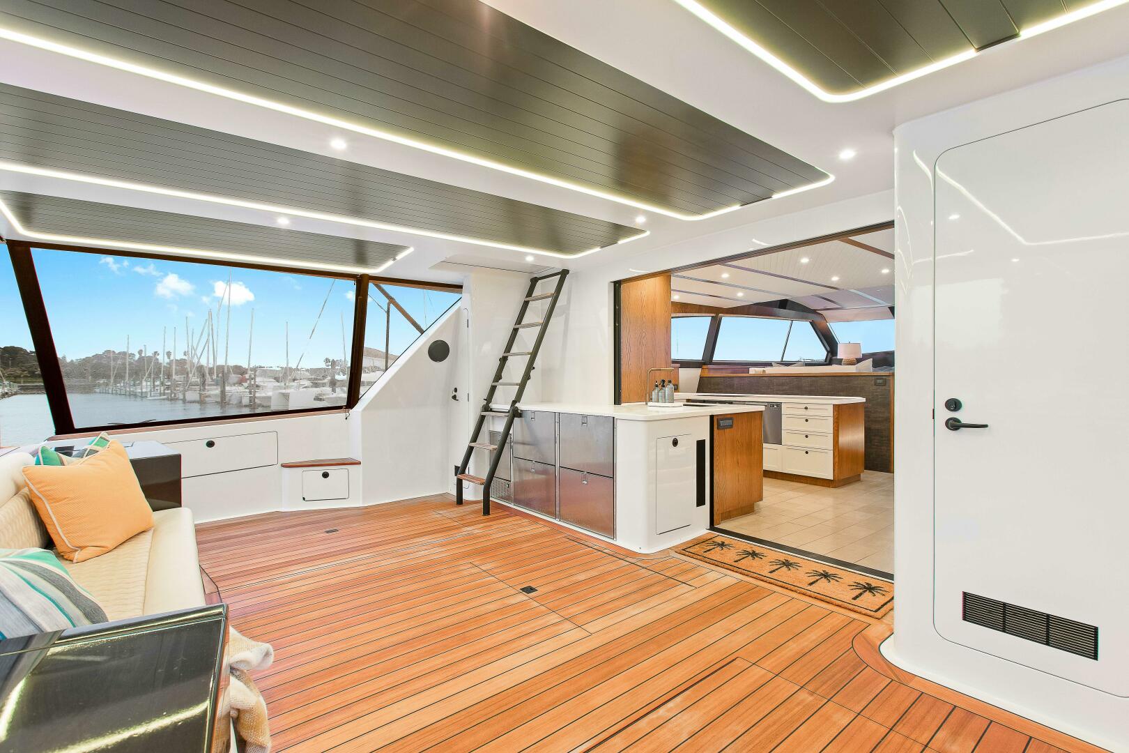 2021 Valder Yachts Power Cat - Image 7