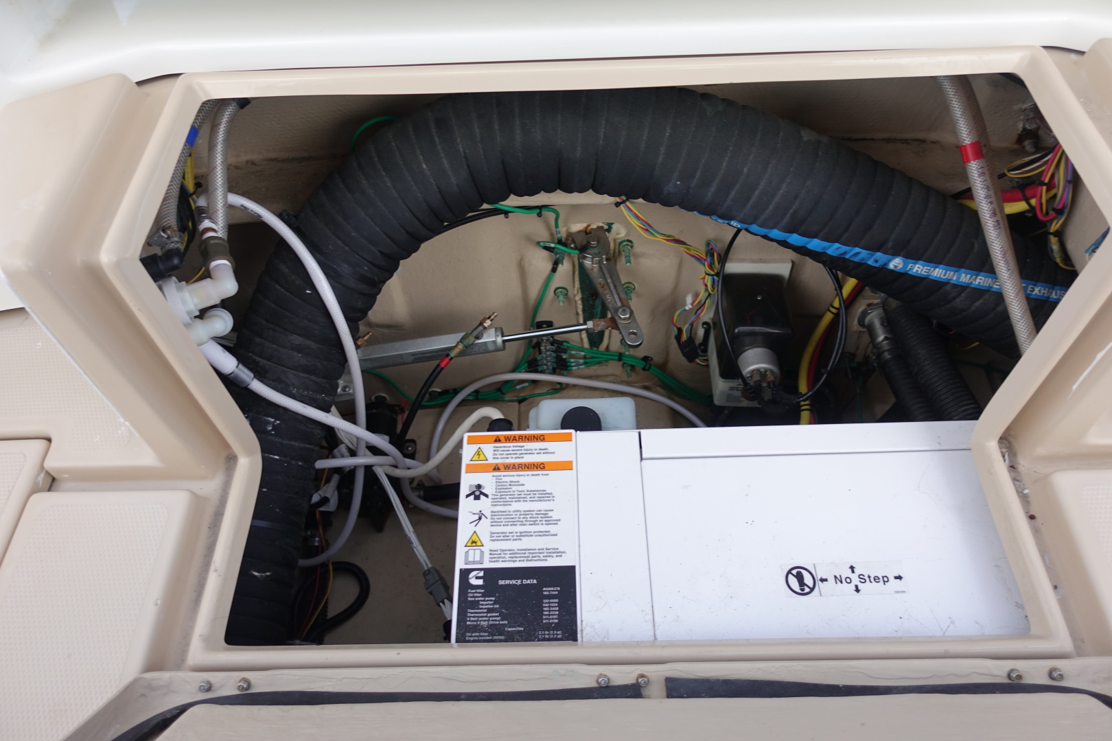 2015 Cutwater 30 Sedan - Image 25