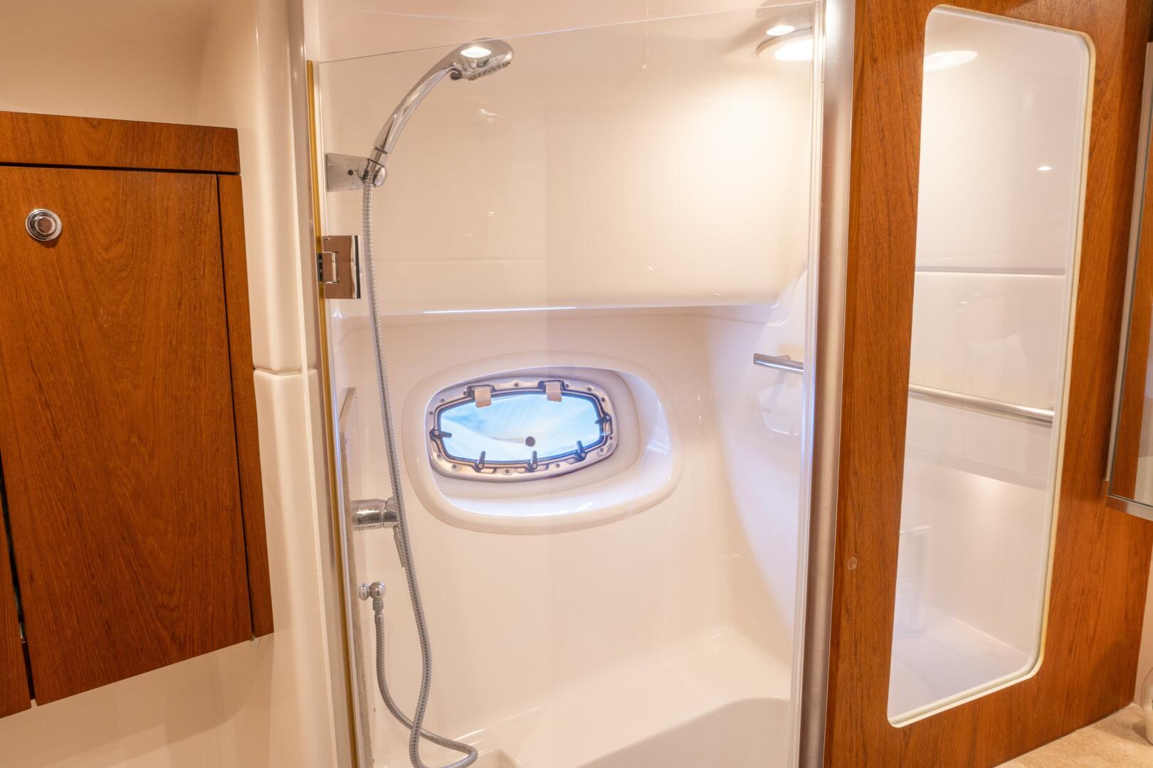 2015 Tiara Yachts 4300 Open - Image 12