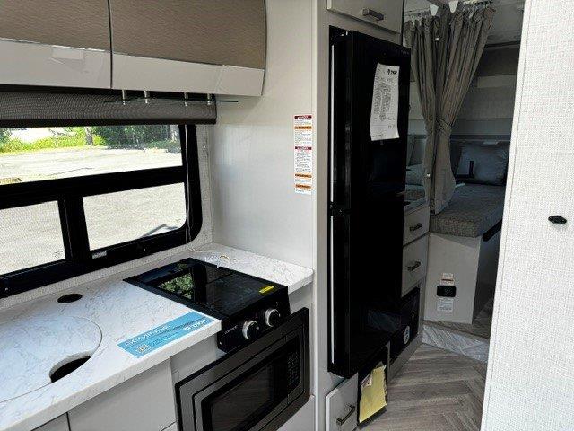 2027 Thor Motor Coach Gemini AWD 24KB - Image 16