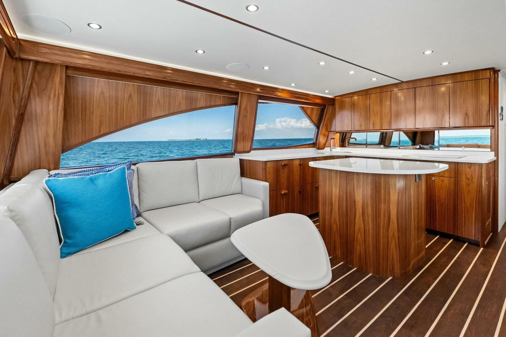 2025 Viking 58 Convertible - Image 8
