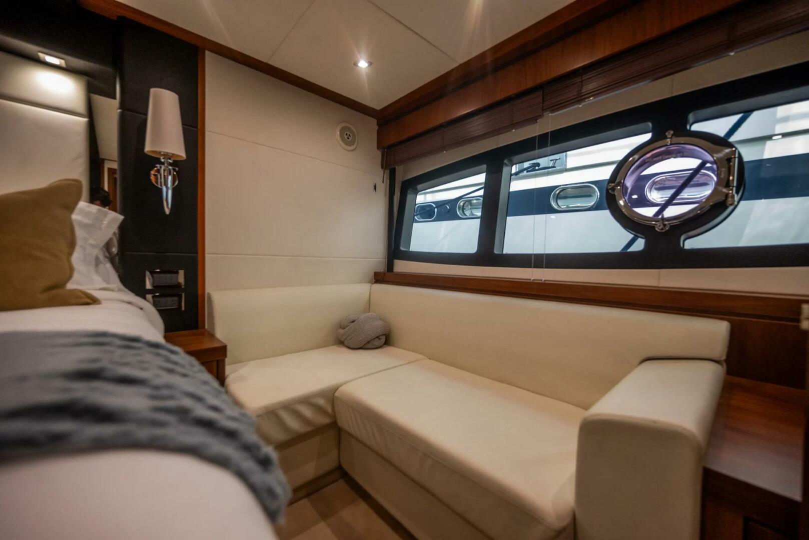 2015 Sunseeker 75 - Image 22
