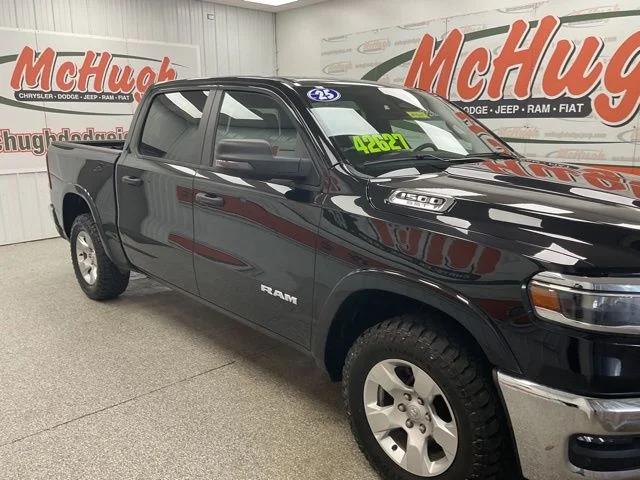 2025 Ram 1500 Big Horn 4x4 Crew Cab 5'7" Box - Image 4