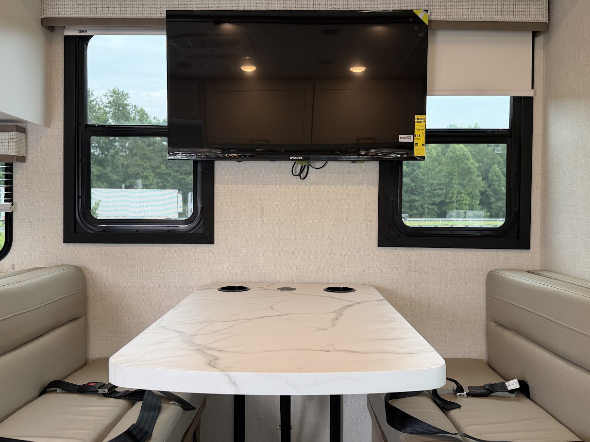 2027 THOR MOTOR COACH MAGNITUDE GA31 - Image 16