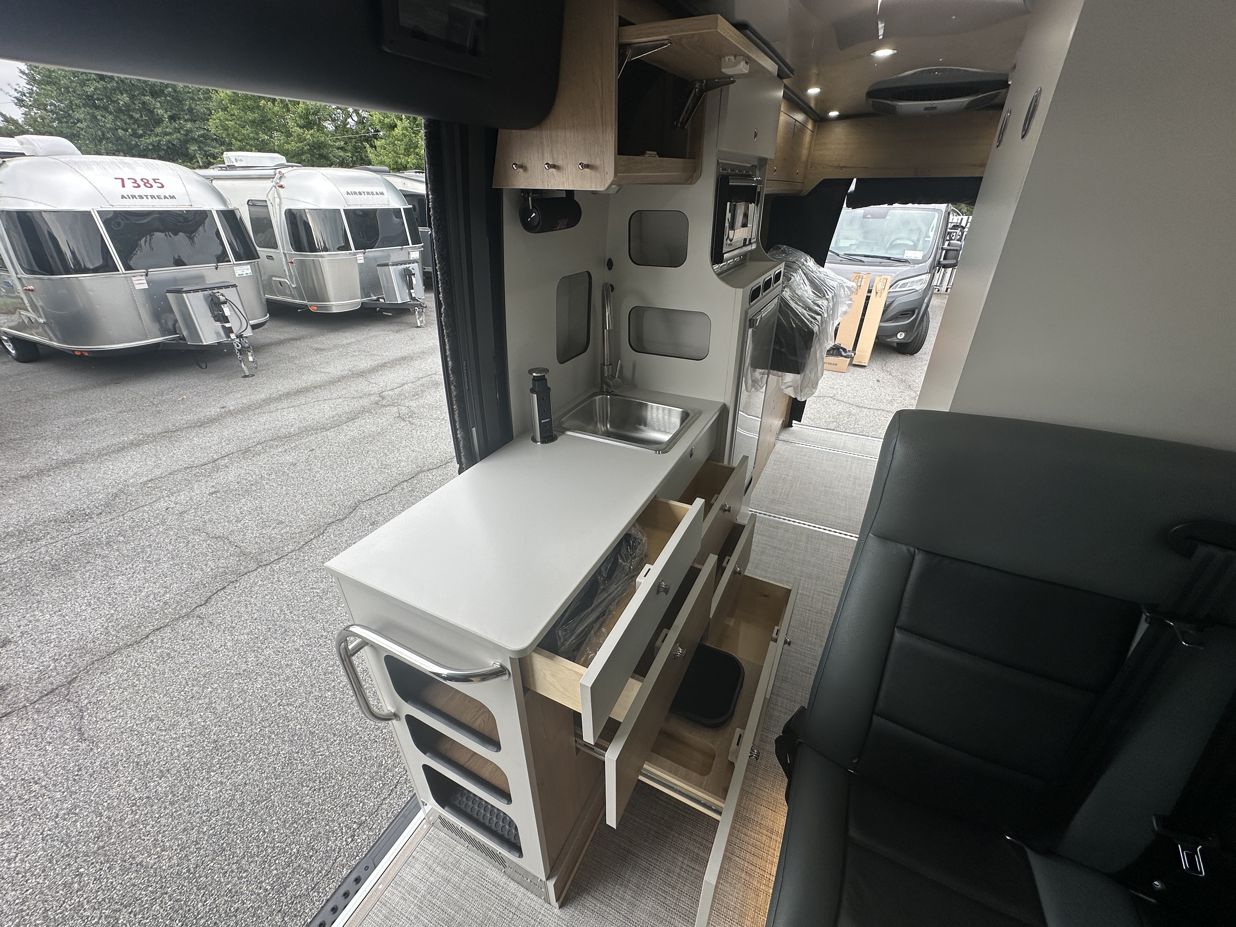 2027 Airstream Rangeline 21PS - Image 20