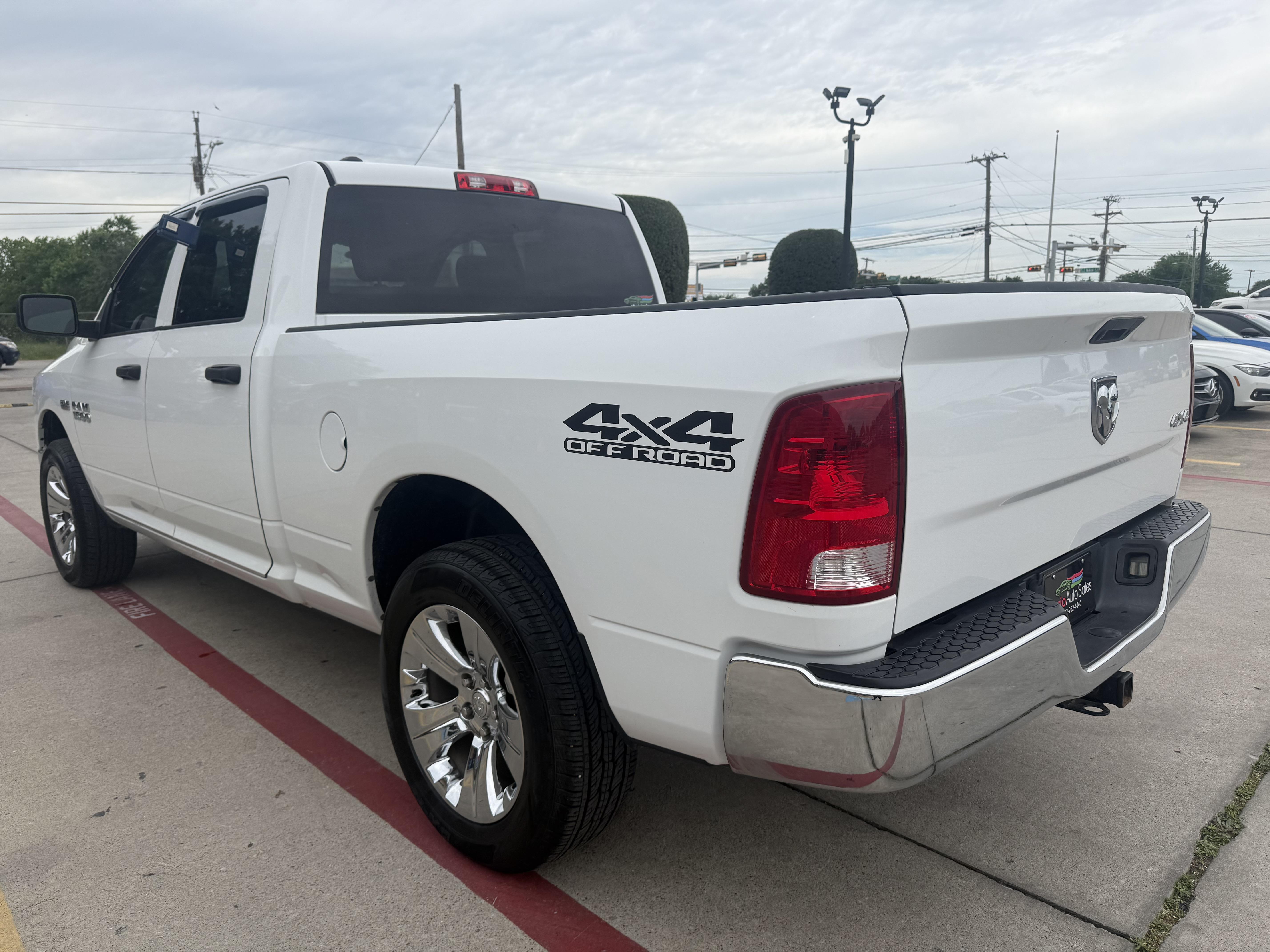 2016 Ram 1500 Pickup-V8 Crew Cab Tradesman 4WD - Image 13