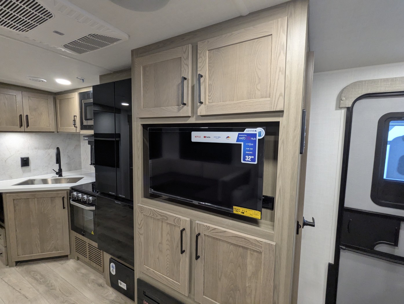 2027 Forest River Rockwood Ultra Lite 2706BH - Image 24