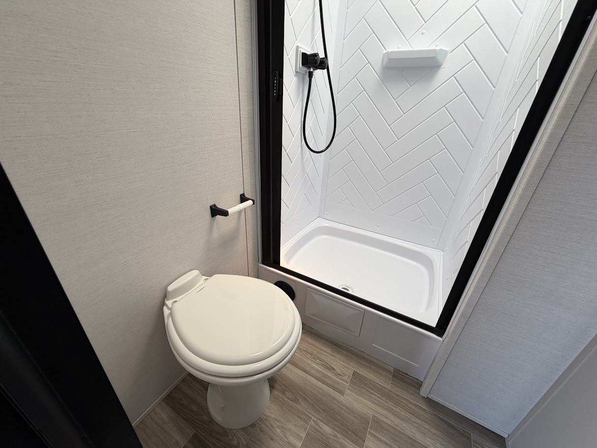 2025 FOREST RIVER VIBE 2600RK - Image 22