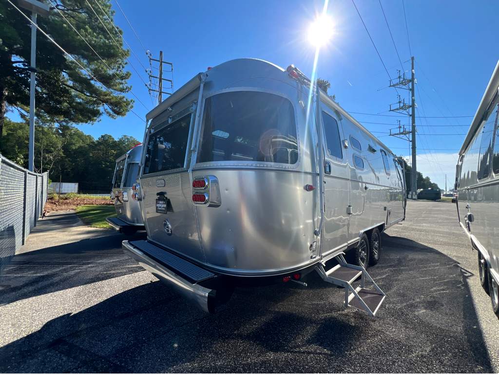 2027 AIRSTREAM TRADE WIND 27FBQ - Image 4