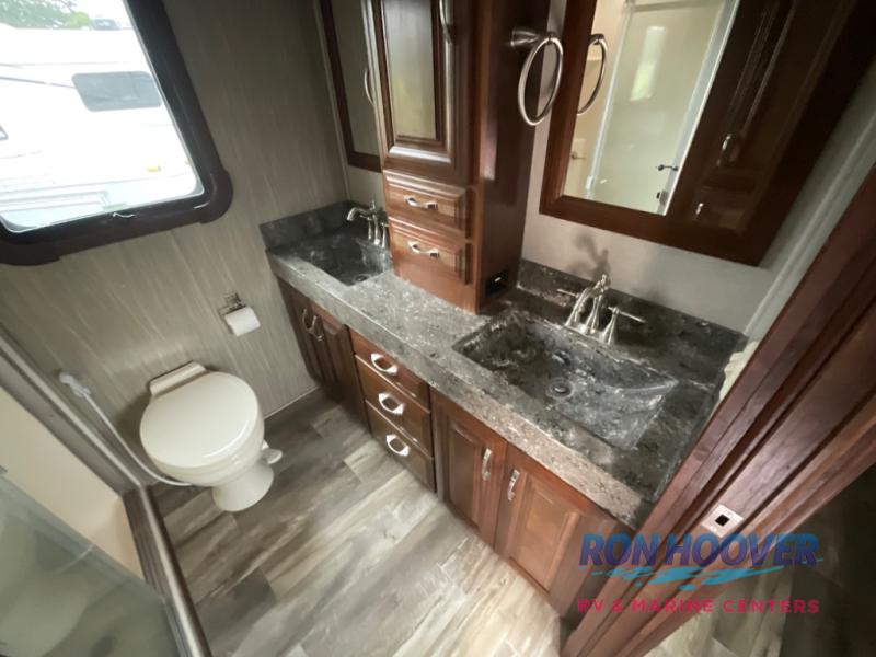 2018 DRV MOBILE SUITES AIRE 38 - Image 16