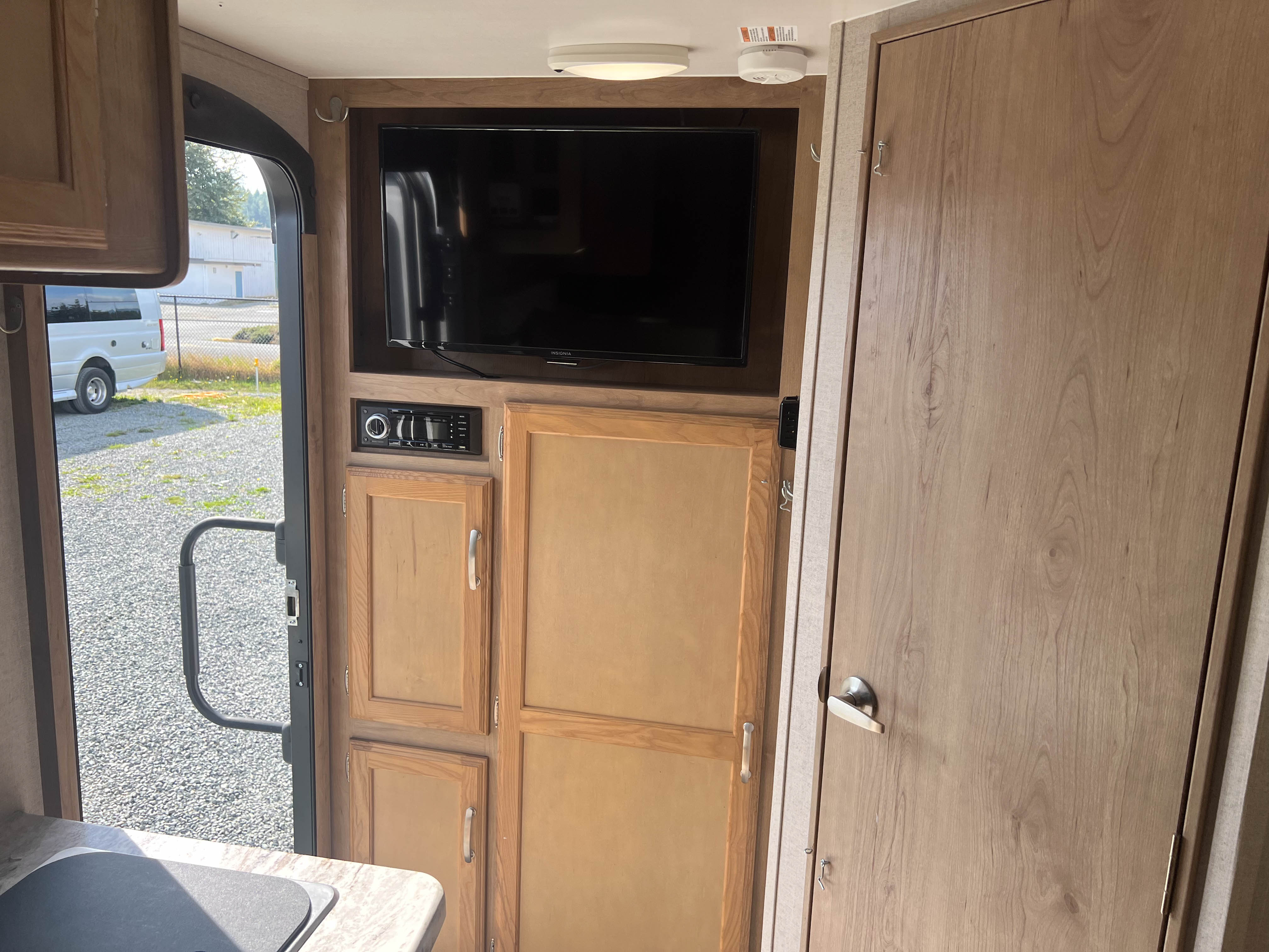 2020 Winnebago Micro Minnie 1808FBS - Image 9