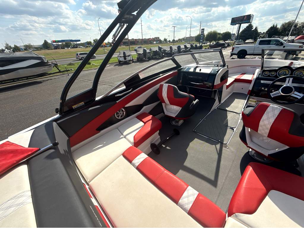 2016 Glastron GTS225 - Image 12