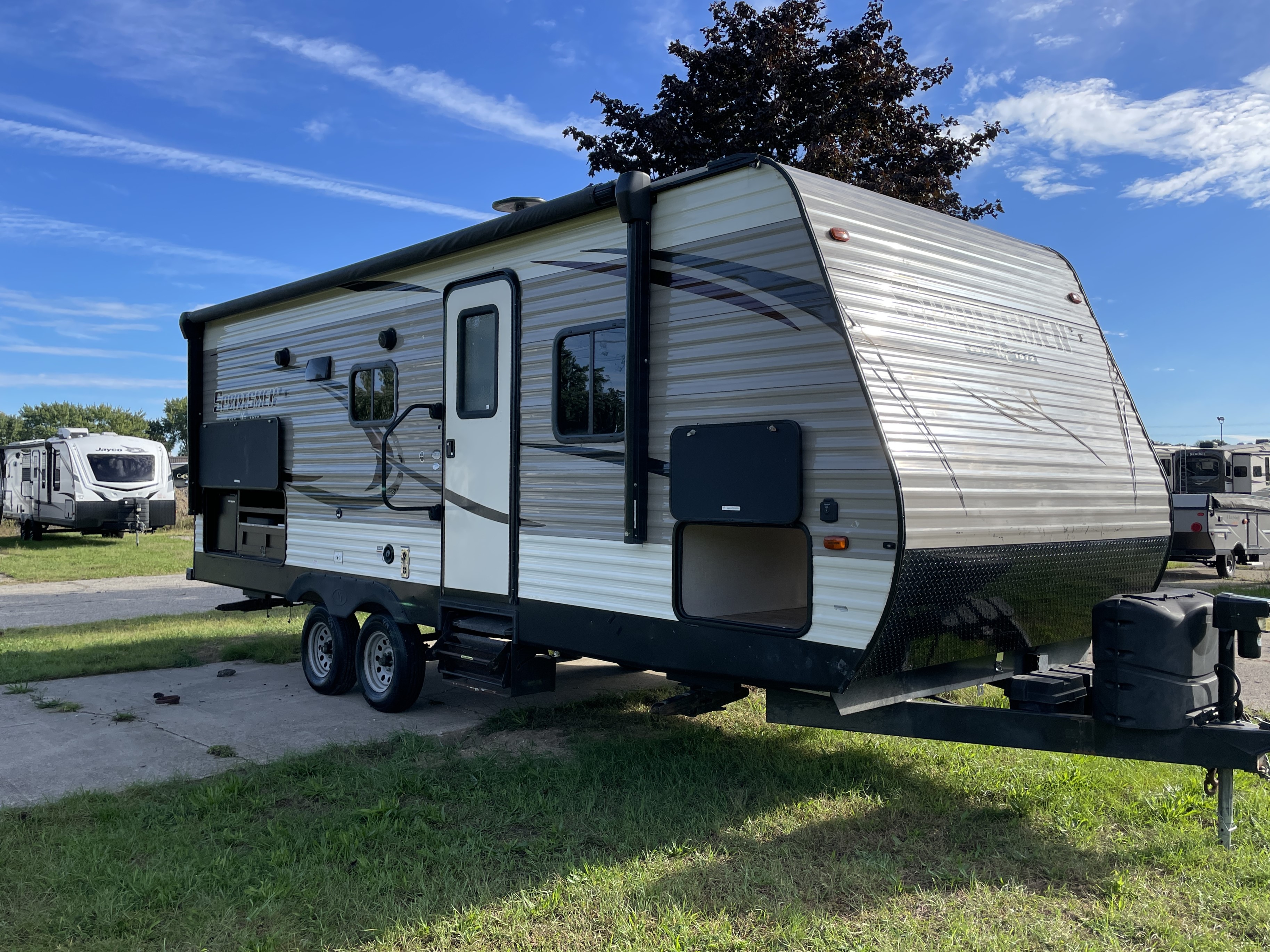 2019 KZ RV Sportsmen LE 231BHKLE - Image 1