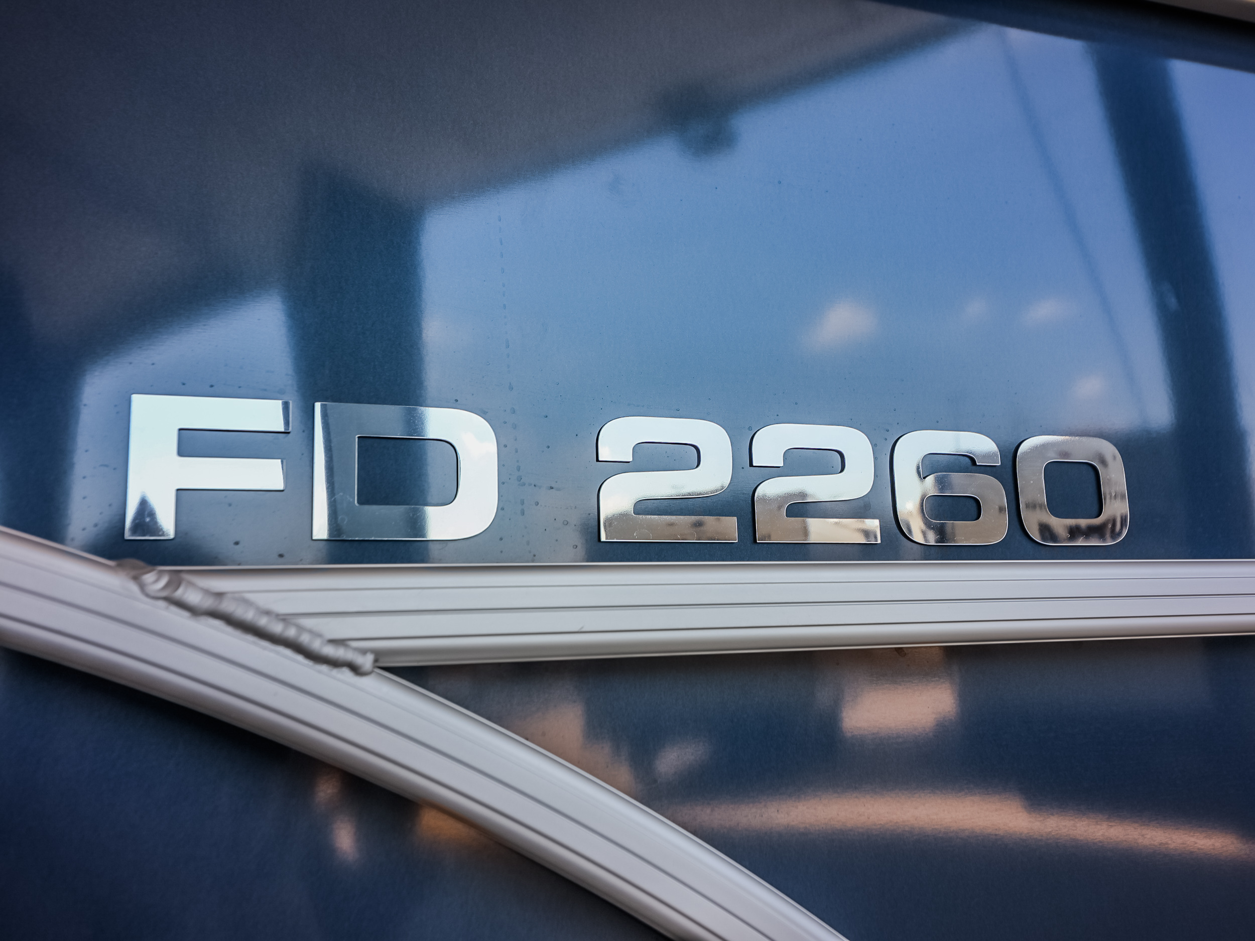 2027 Hurricane FunDeck 2260 REF - Image 26