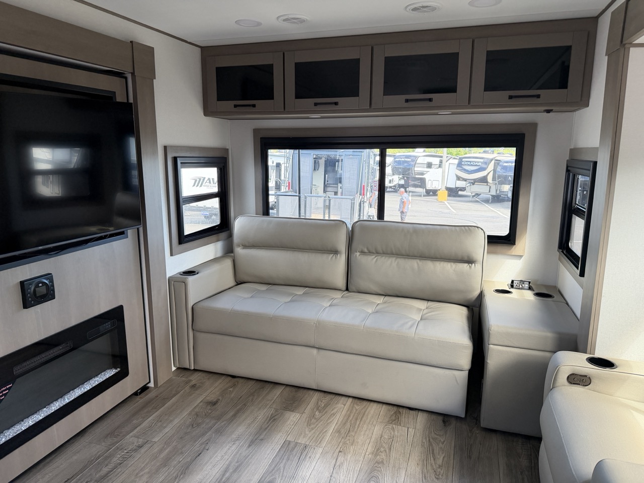 2026 Grand Design Reflection Travel Trailer 317RSTS - Image 10
