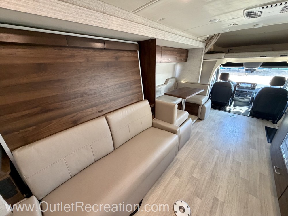 2020 Winnebago View 24D - Image 17