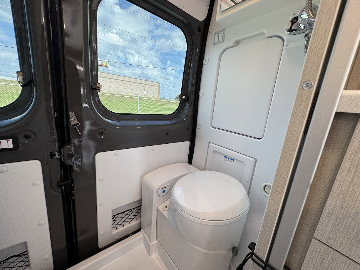 2026 THOR MOTOR COACH RIZE 18M - Image 29