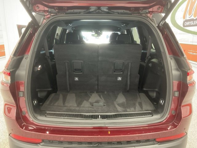 2023 Jeep Grand Cherokee L Utility 4D Altitude 4WD - Image 32