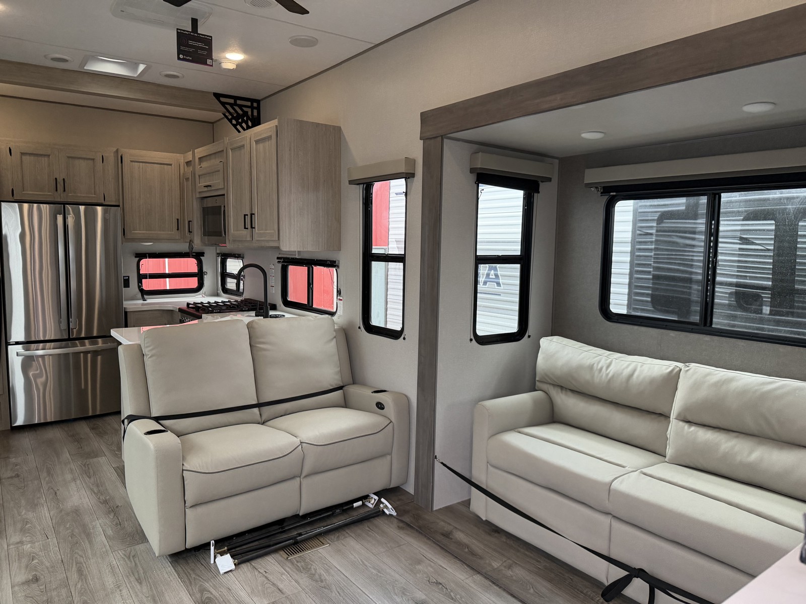 2026 COACHMEN CATALINA 44CONDO - Image 4