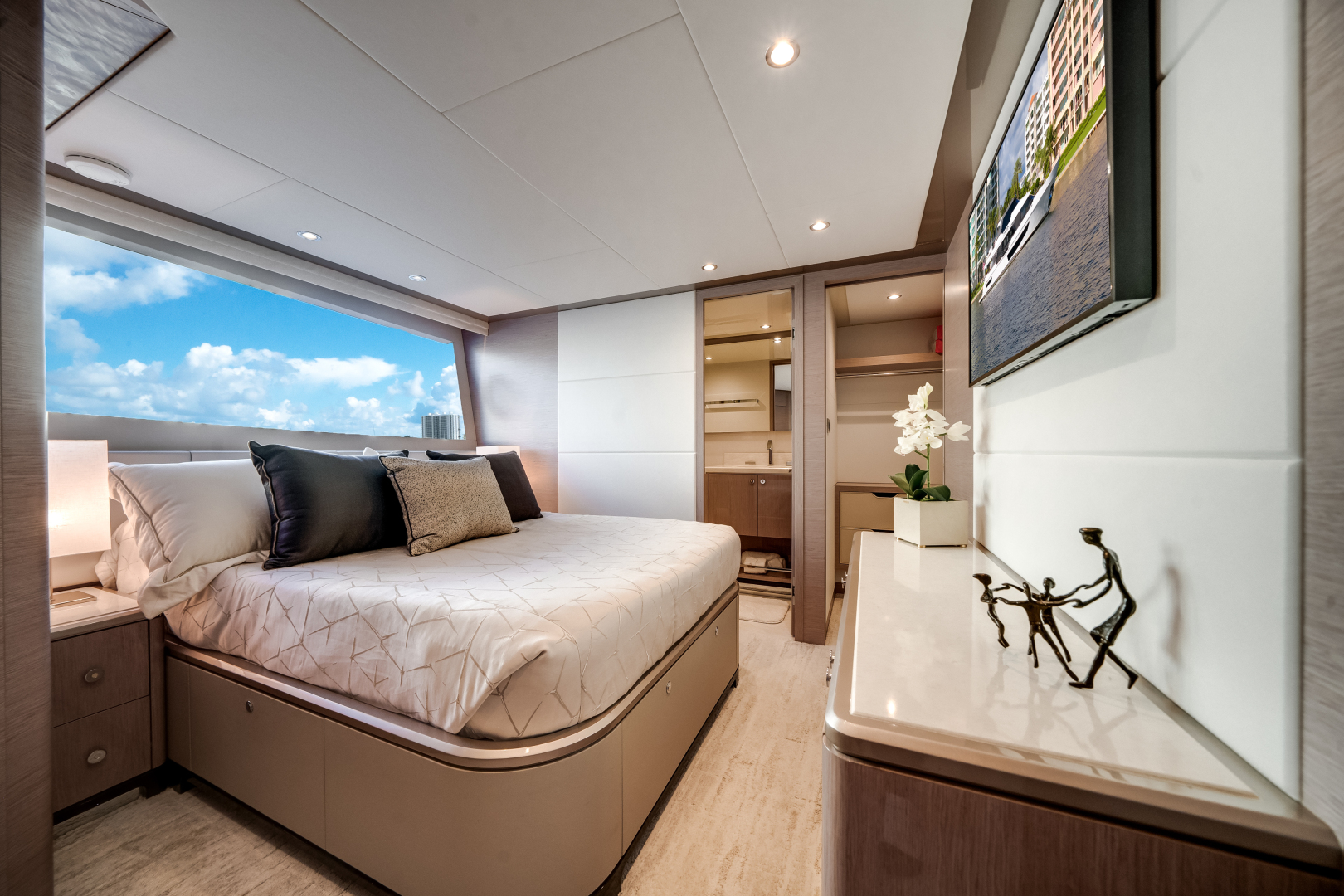 2022 Ocean Alexander 32L - Image 49