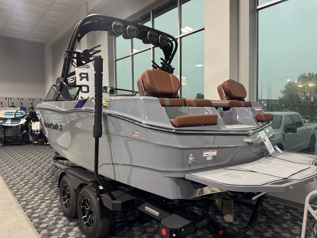2025 MasterCraft XT22 - Image 59