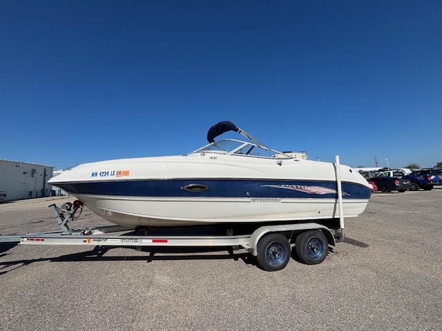 2004 STINGRAY 220DR - Image 1