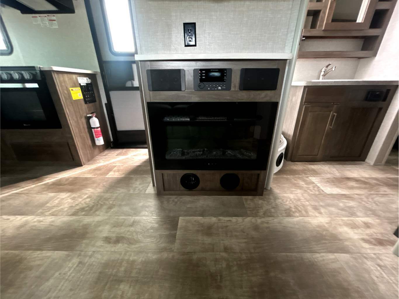 2022 FOREST RIVER ROCKWOOD 2516S - Image 27
