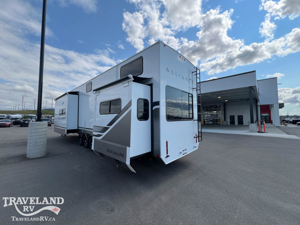 2027 Alliance RV Benchmark 42LFT - Image 8