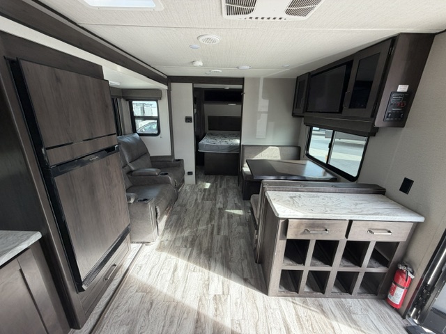 2021 GRAND DESIGN TRANSCEND XPLORER 240ML - Image 11
