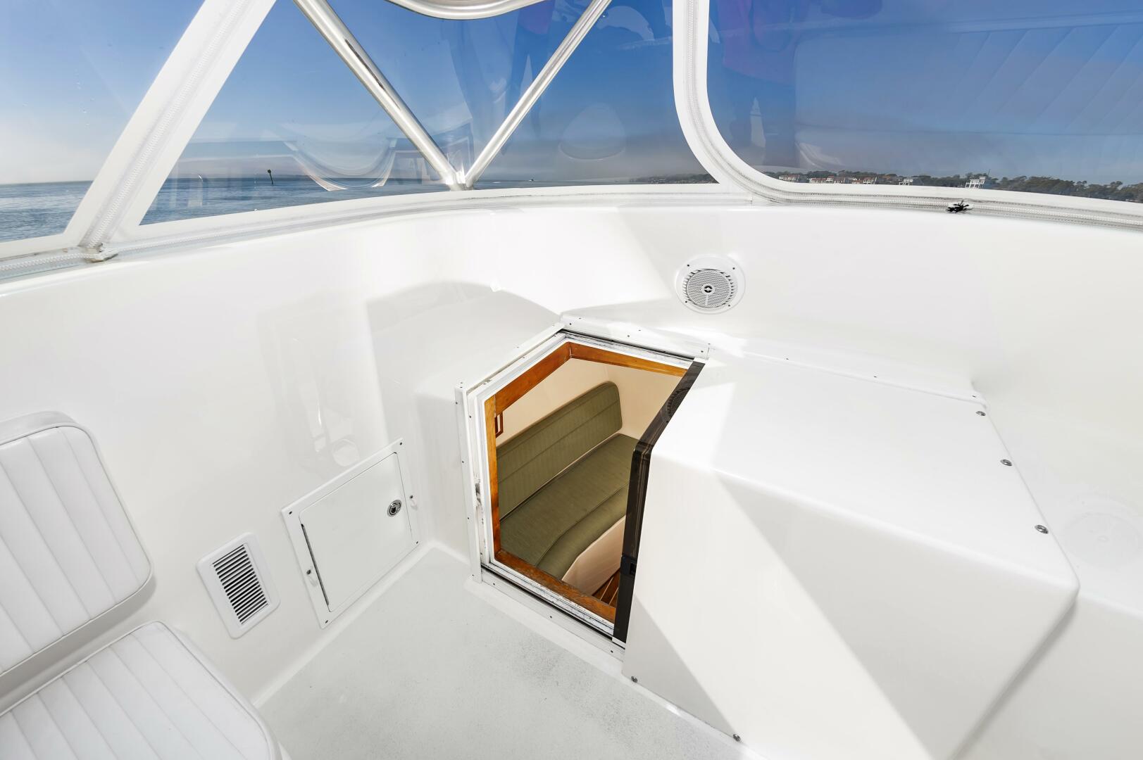 2003 Custom Carolina 40 Layton Express - Image 23