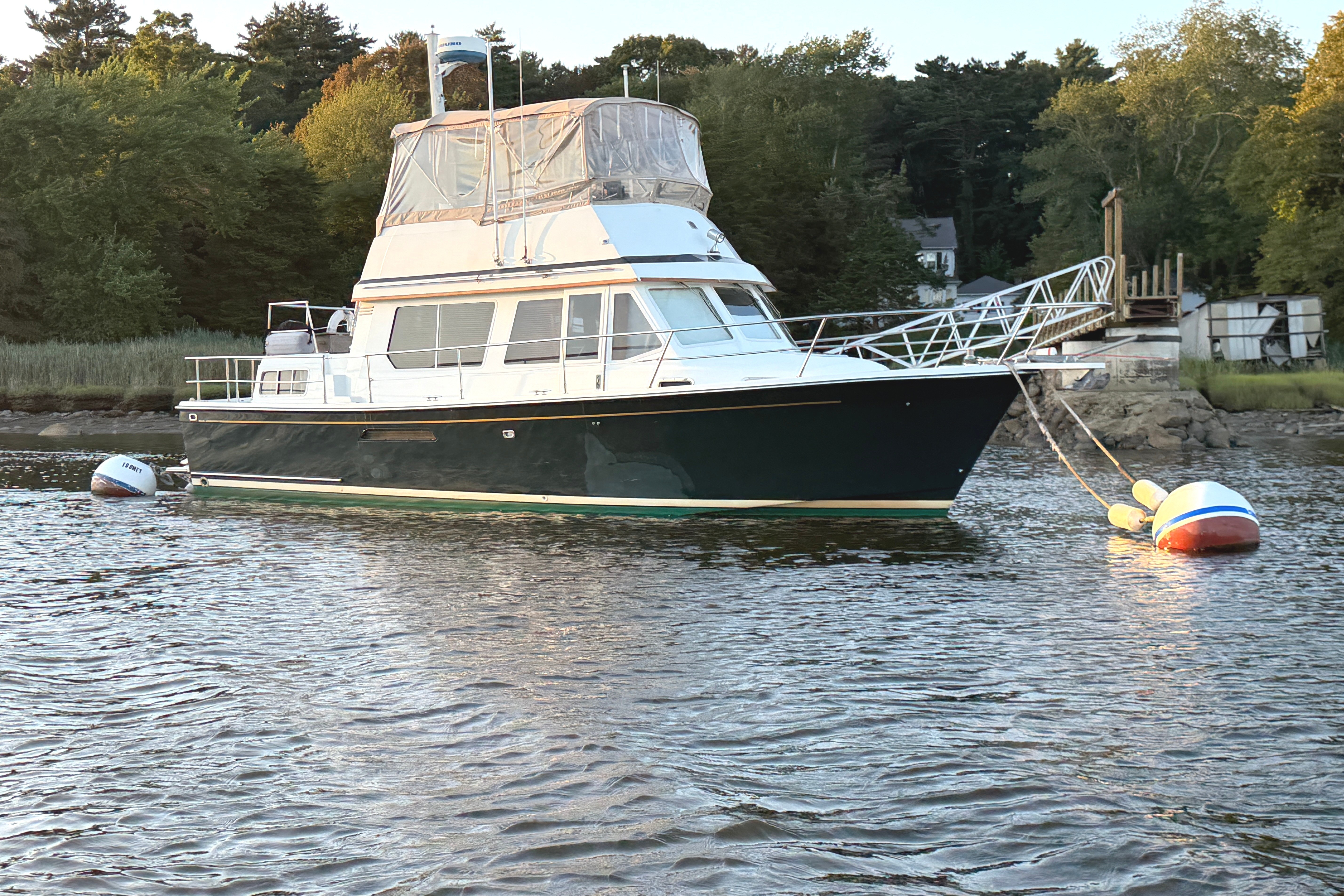 1998 Sabreline 36 AFT CABIN - Image 4