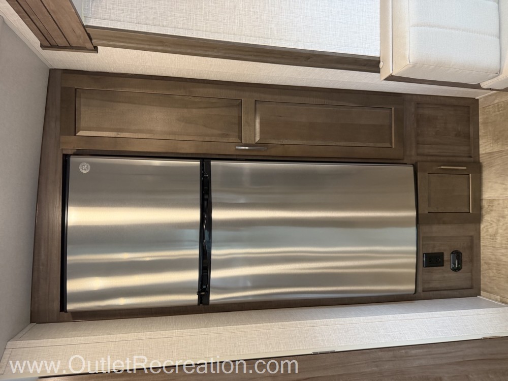 2023 ROCKWOOD MINI LITE 2204S - Image 12