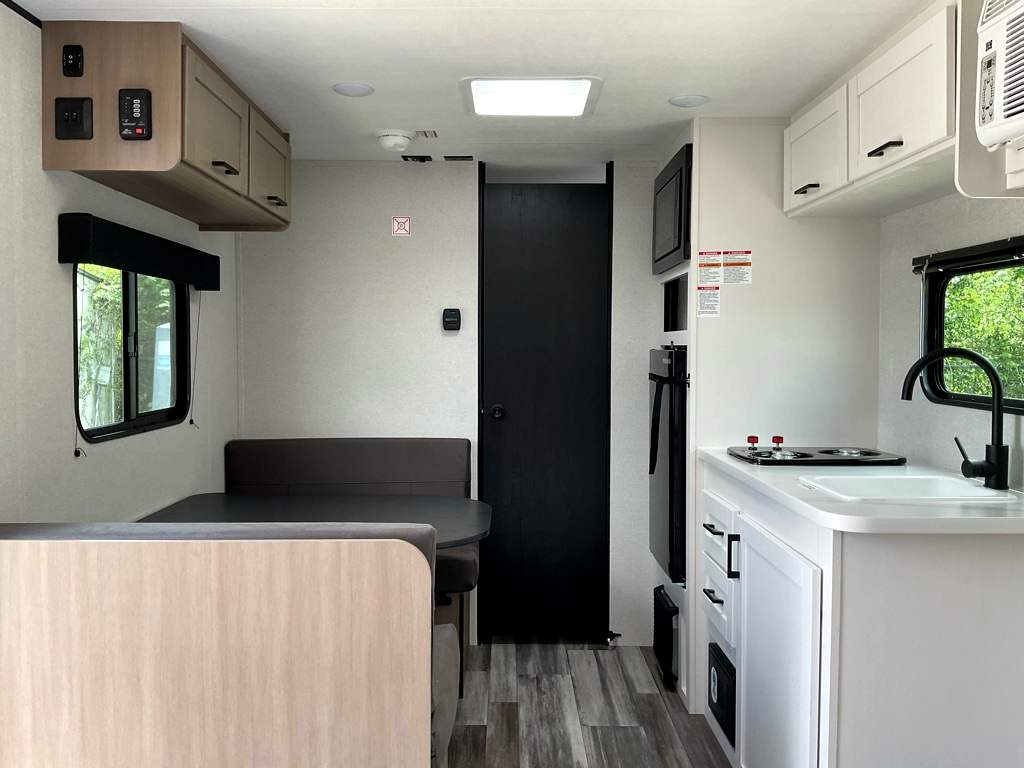 2026 JAYCO Jay Flight SLX 170 FQ - Image 5